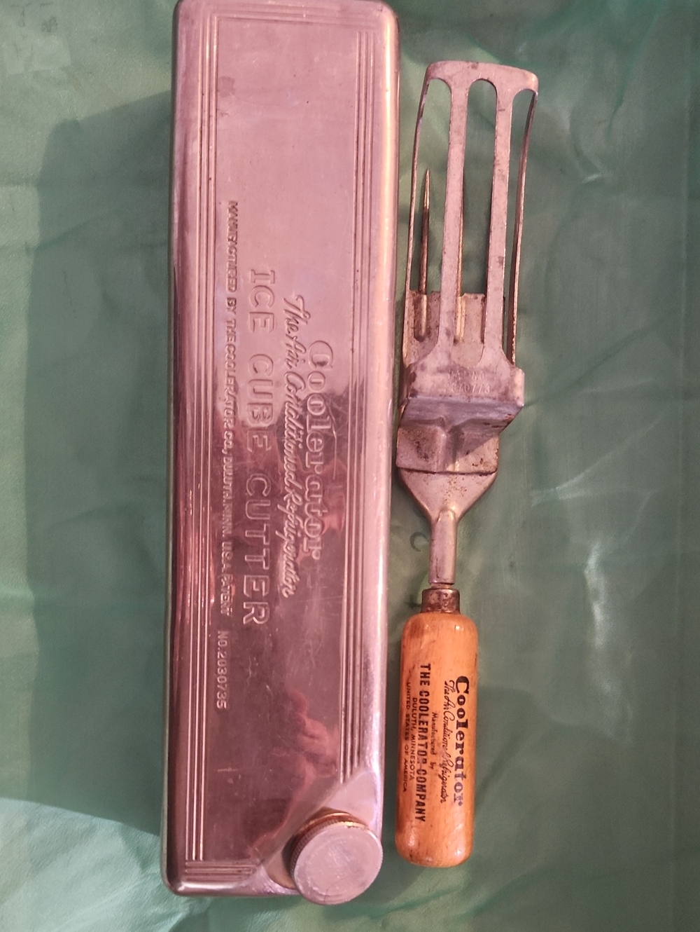 Vintage 1930s  Ice Cube Cutter with Wooden Handle